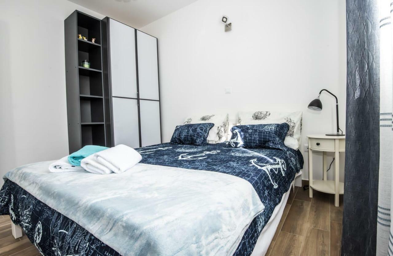 Blue Pearl Apartment Rogoznica  Exterior photo