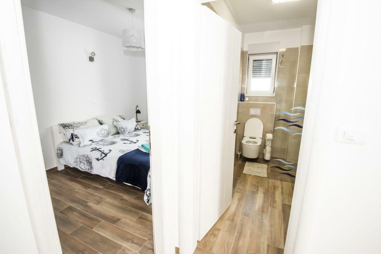 Blue Pearl Apartment Rogoznica  Exterior photo