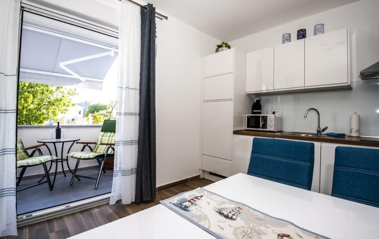 Blue Pearl Apartment Rogoznica  Exterior photo