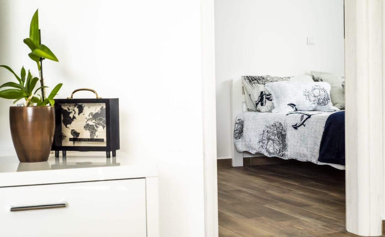 Blue Pearl Apartment Rogoznica  Exterior photo